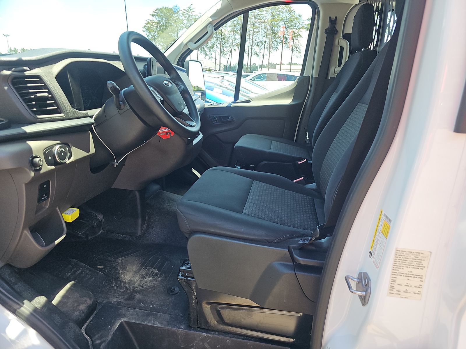 FORD TRANSIT 250 - 8