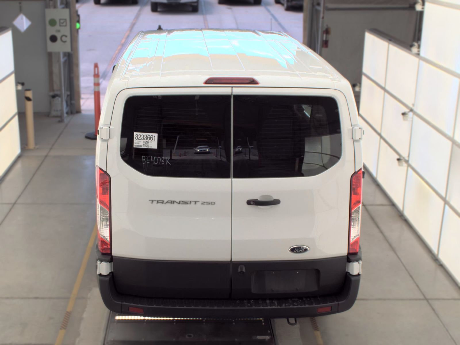 FORD TRANSIT 250 - 6