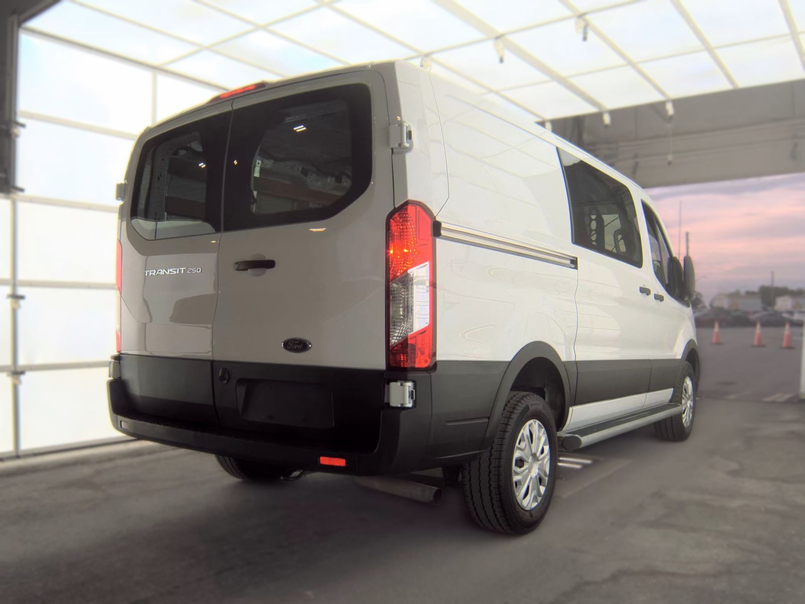 FORD TRANSIT 250 - 5