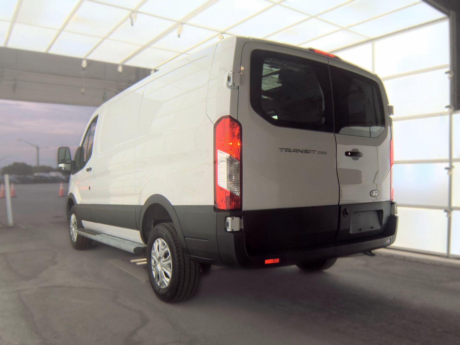 FORD TRANSIT 250 - 7