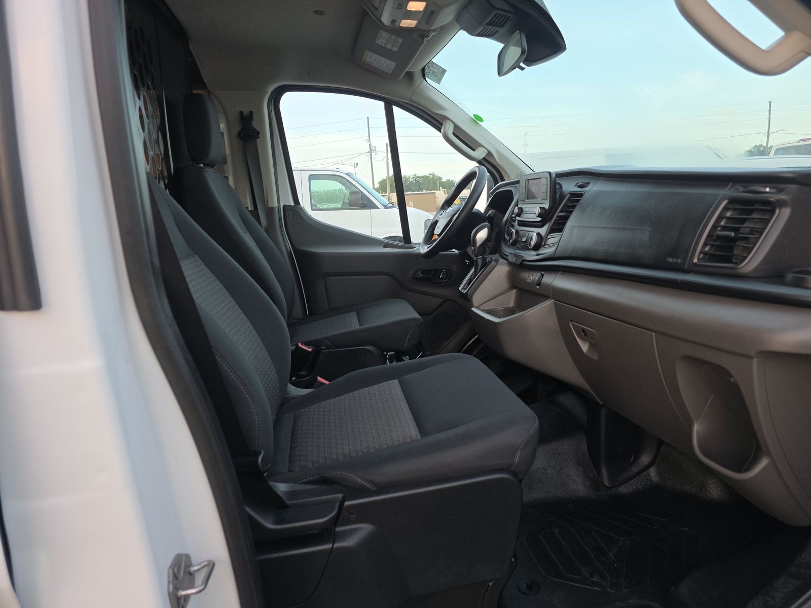 FORD TRANSIT 250 - 9