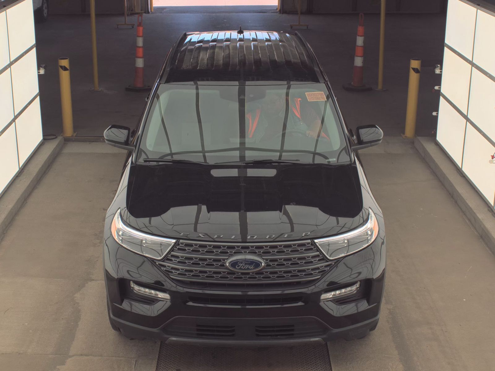 FORD EXPLORER - 3