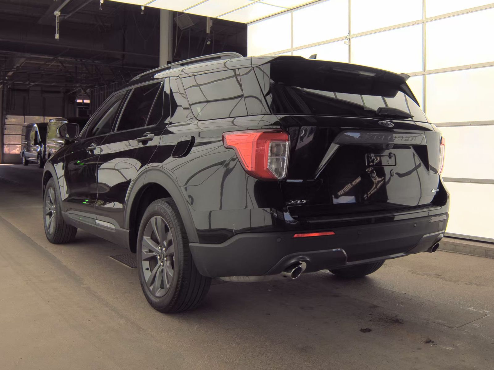 FORD EXPLORER - 9