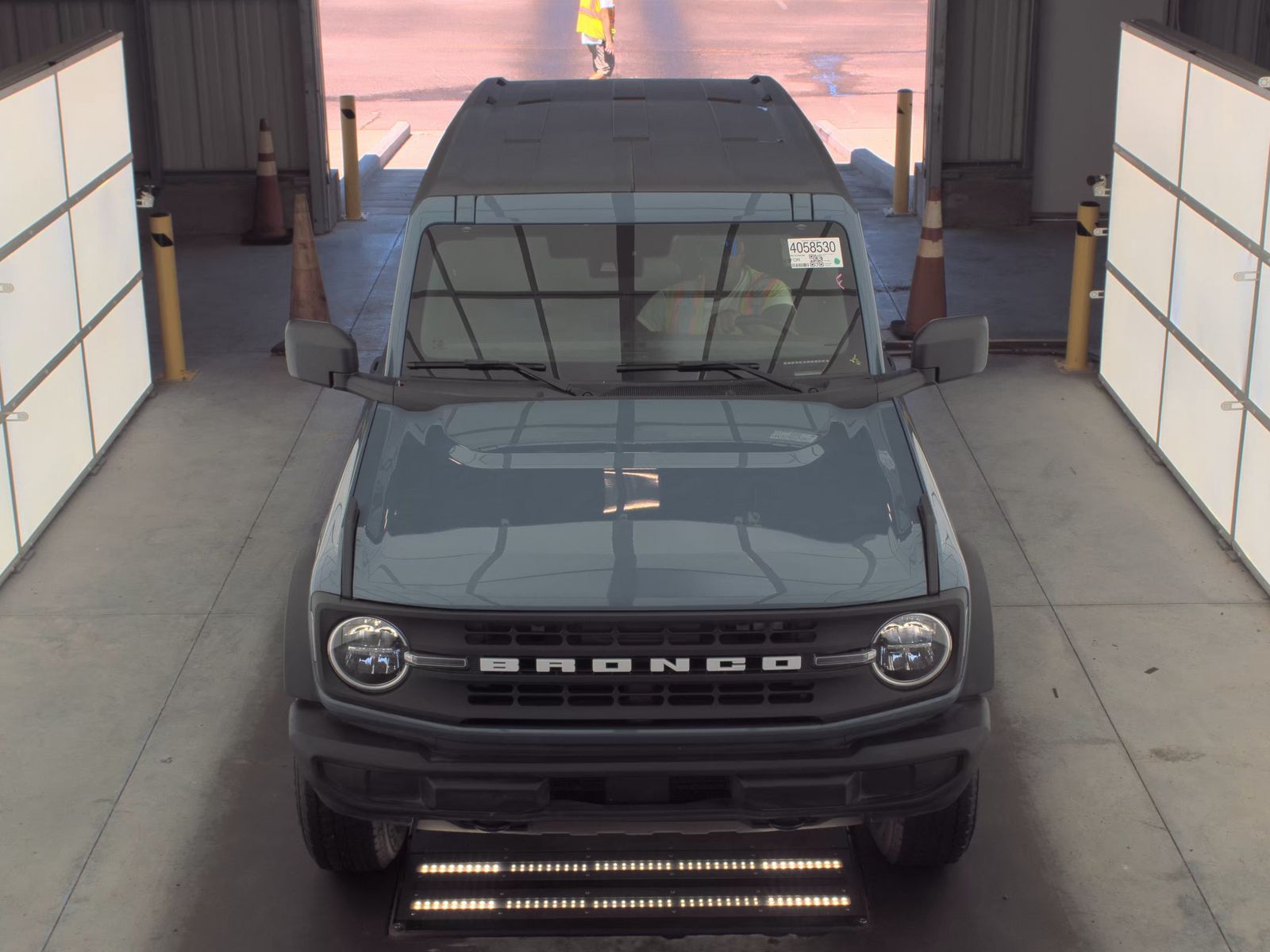 FORD BRONCO - 3