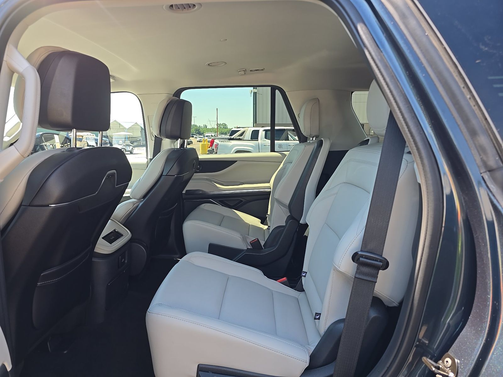 2026 Lincoln Navigator Premiere AWD