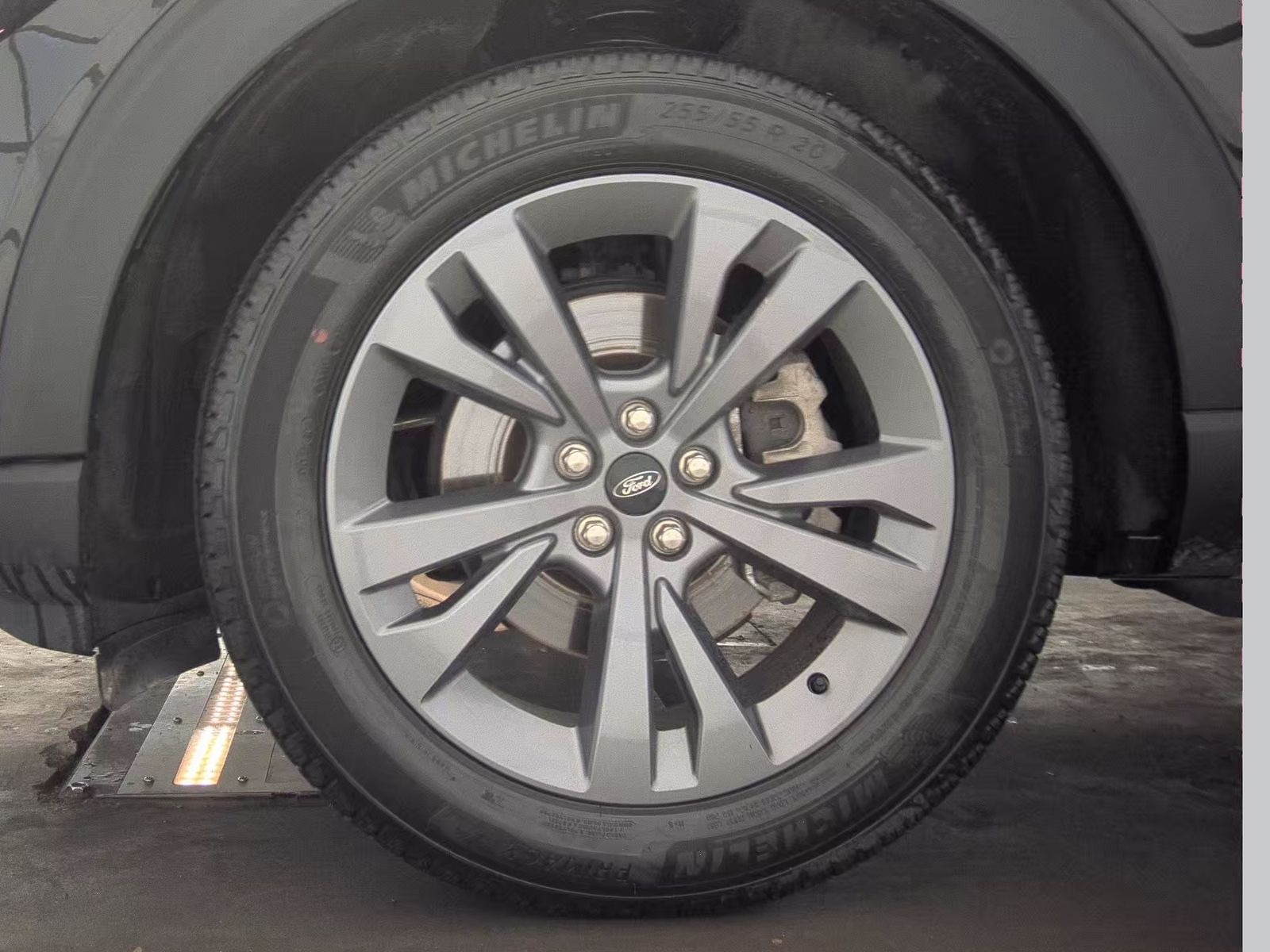 FORD EXPLORER - 10