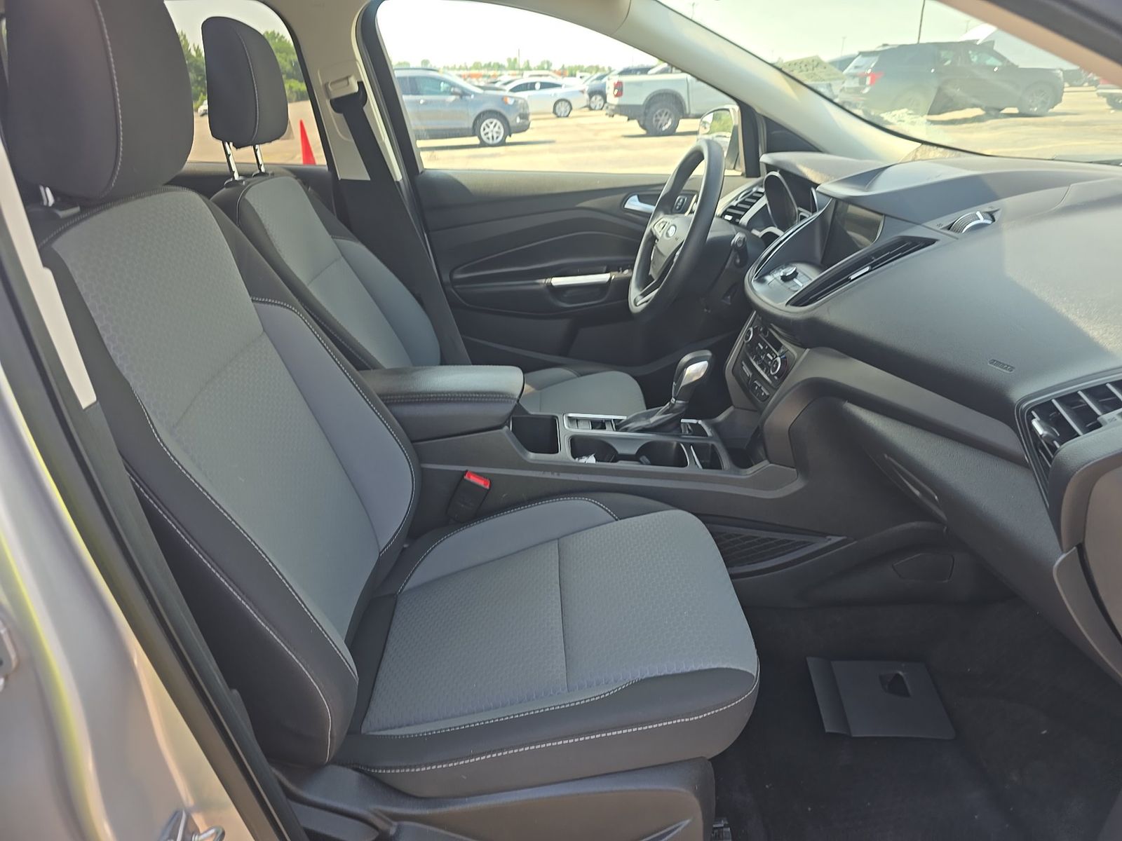FORD ESCAPE - 9