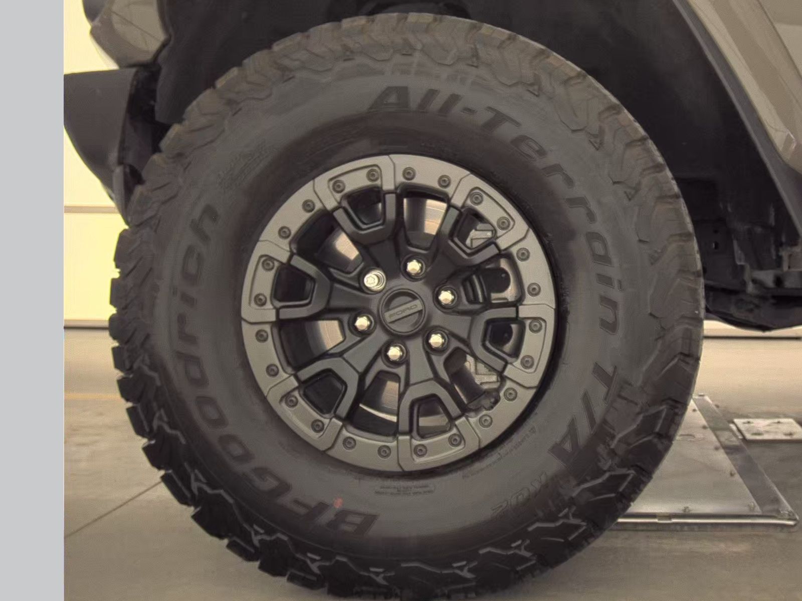 FORD BRONCO - 10