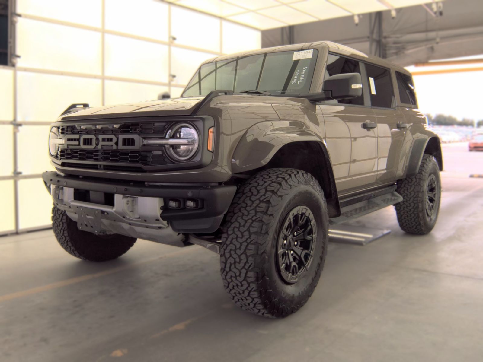 FORD BRONCO - 1