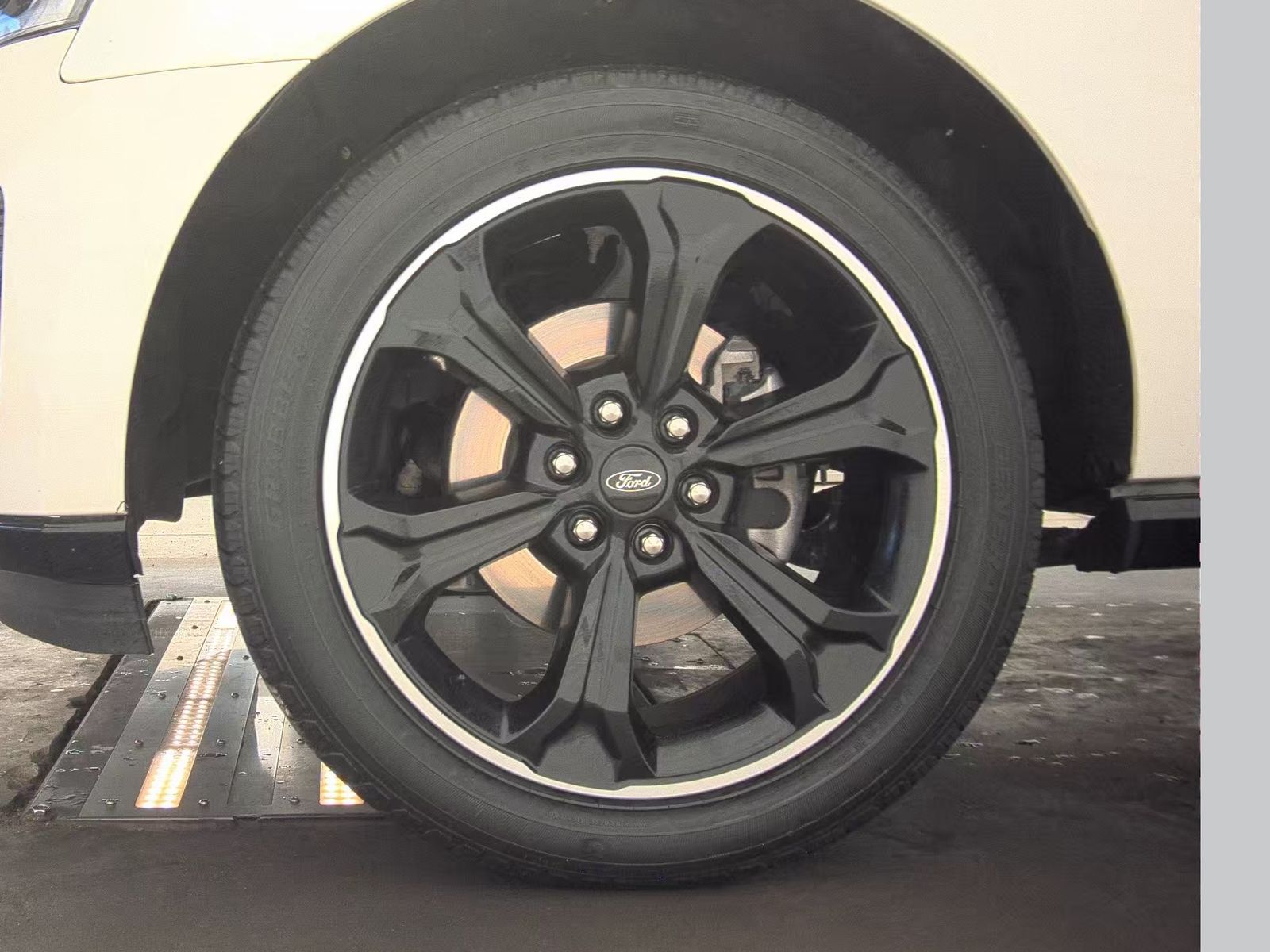 FORD EXPEDITION - 10
