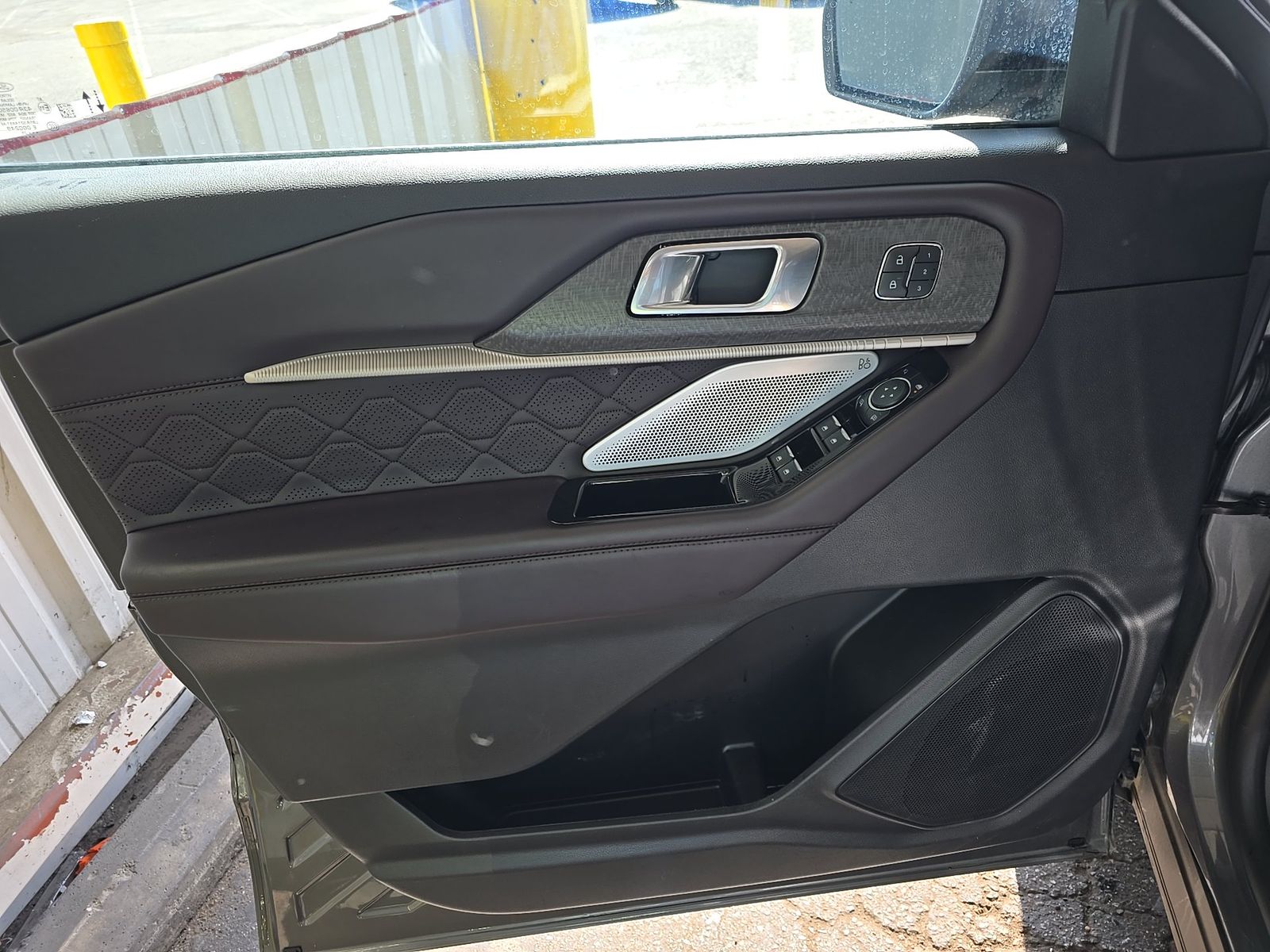 FORD EXPLORER - 10