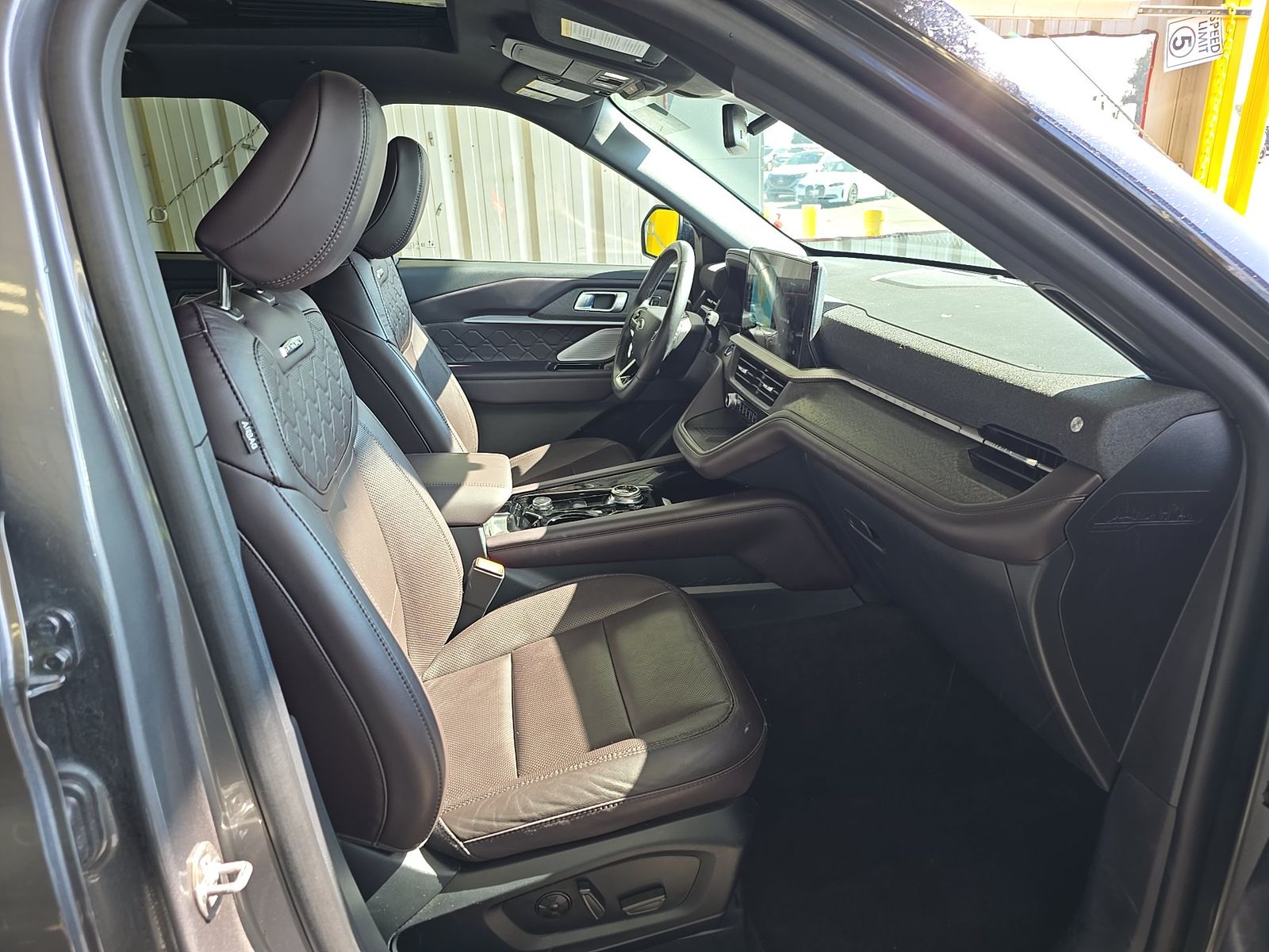 FORD EXPLORER - 9