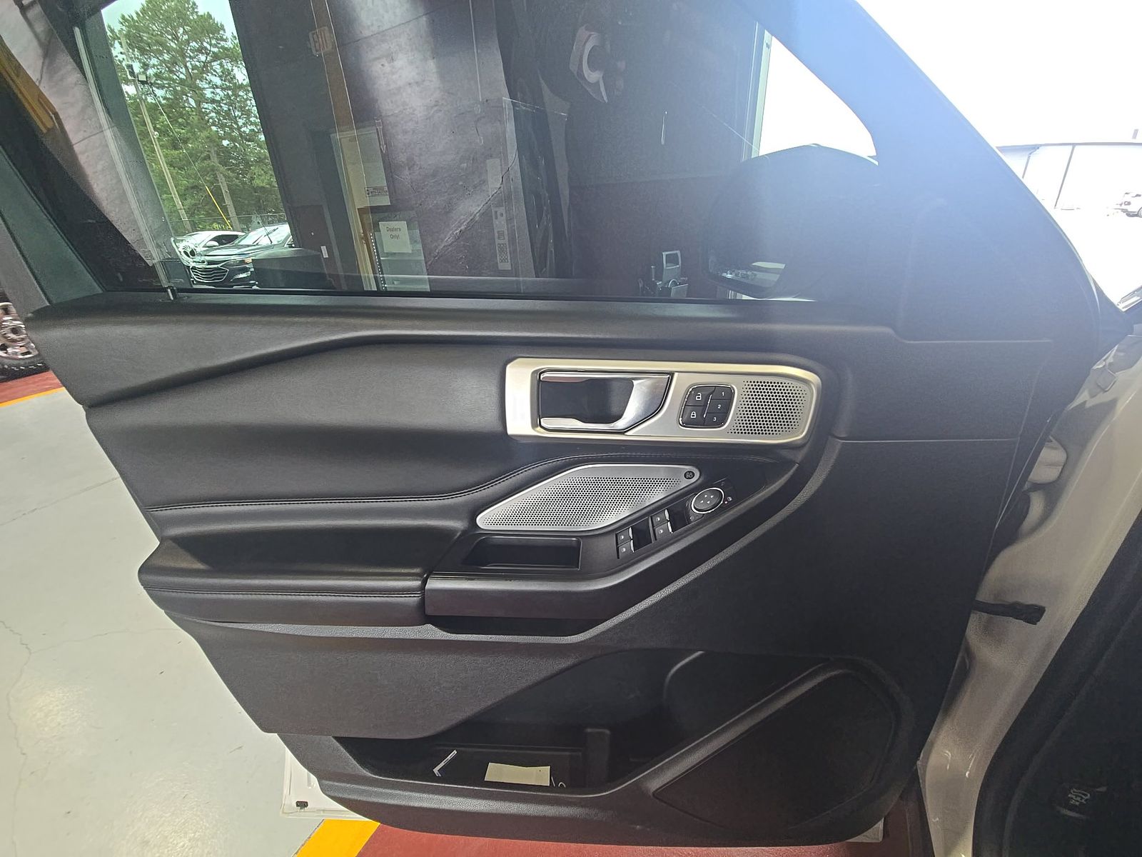 FORD EXPLORER - 10