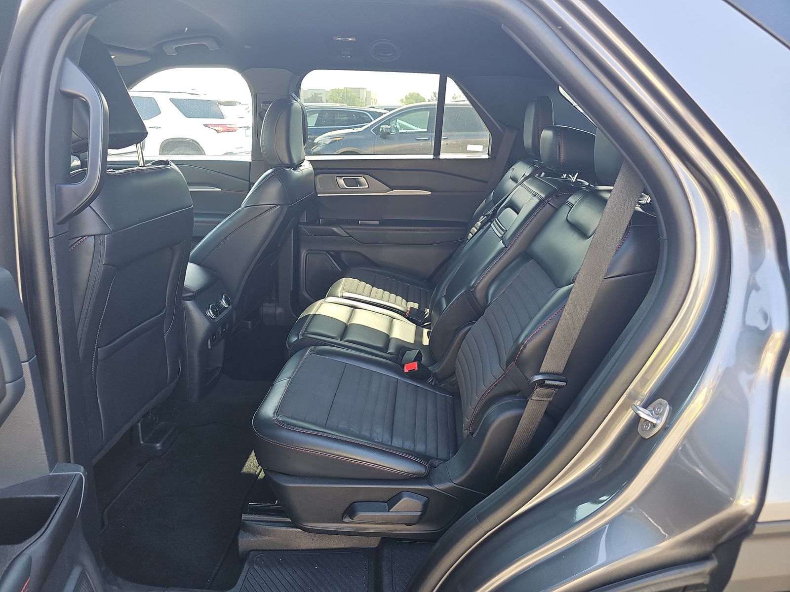 2025 Ford Explorer ST-Line AWD