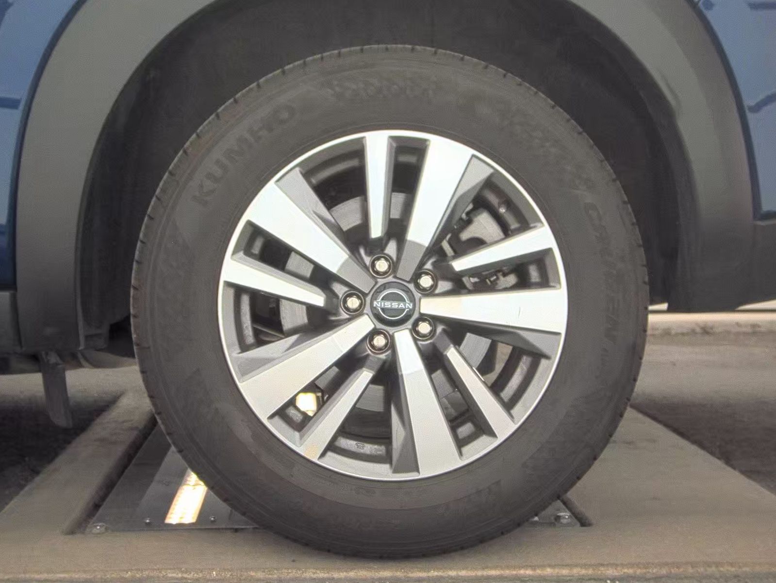 2026 Nissan Pathfinder SL FWD