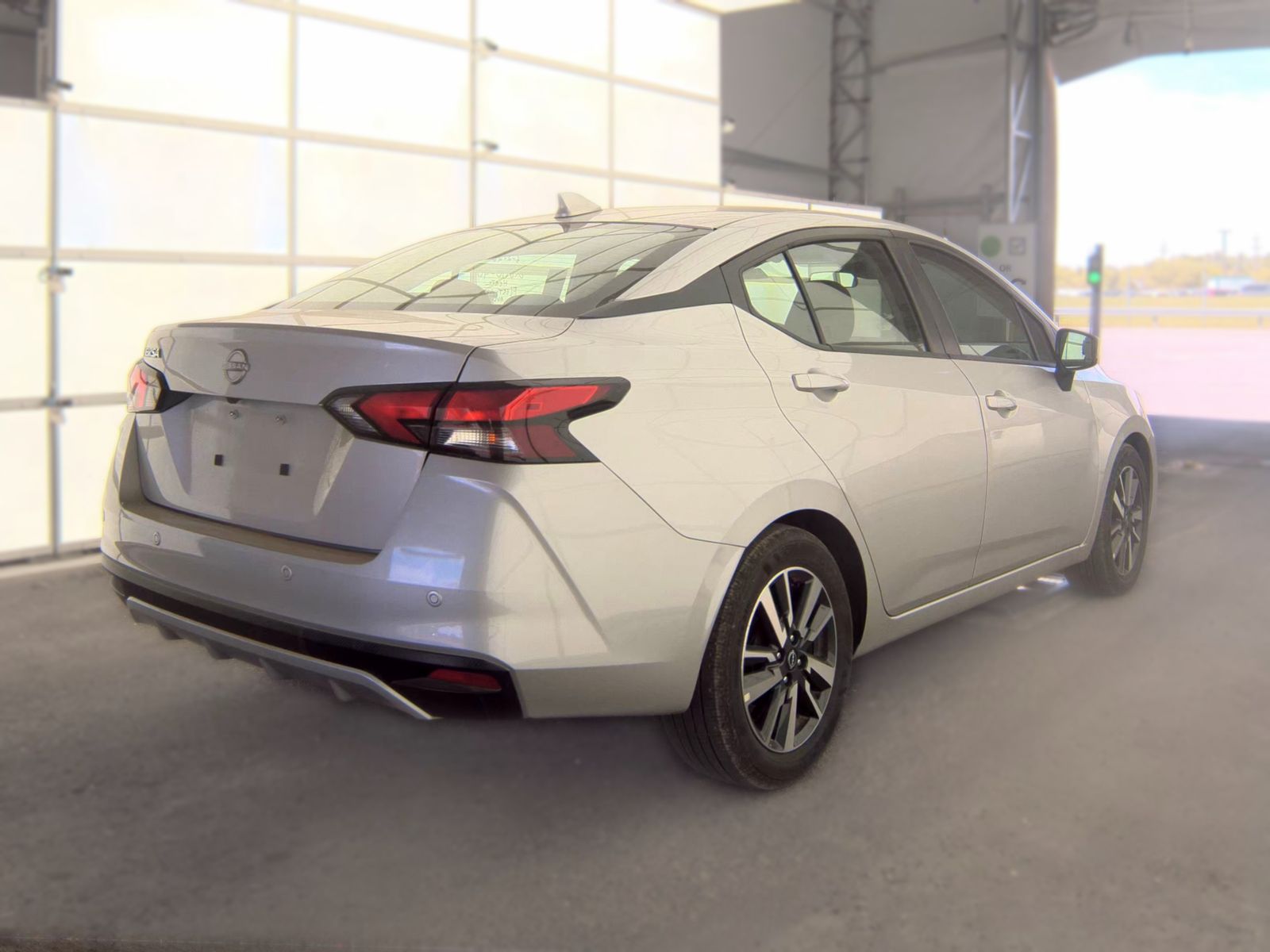 NISSAN VERSA - 6