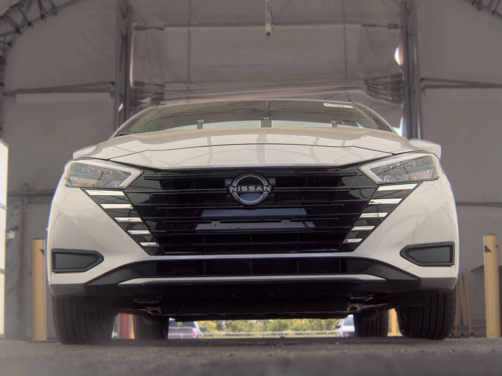 NISSAN VERSA - 4