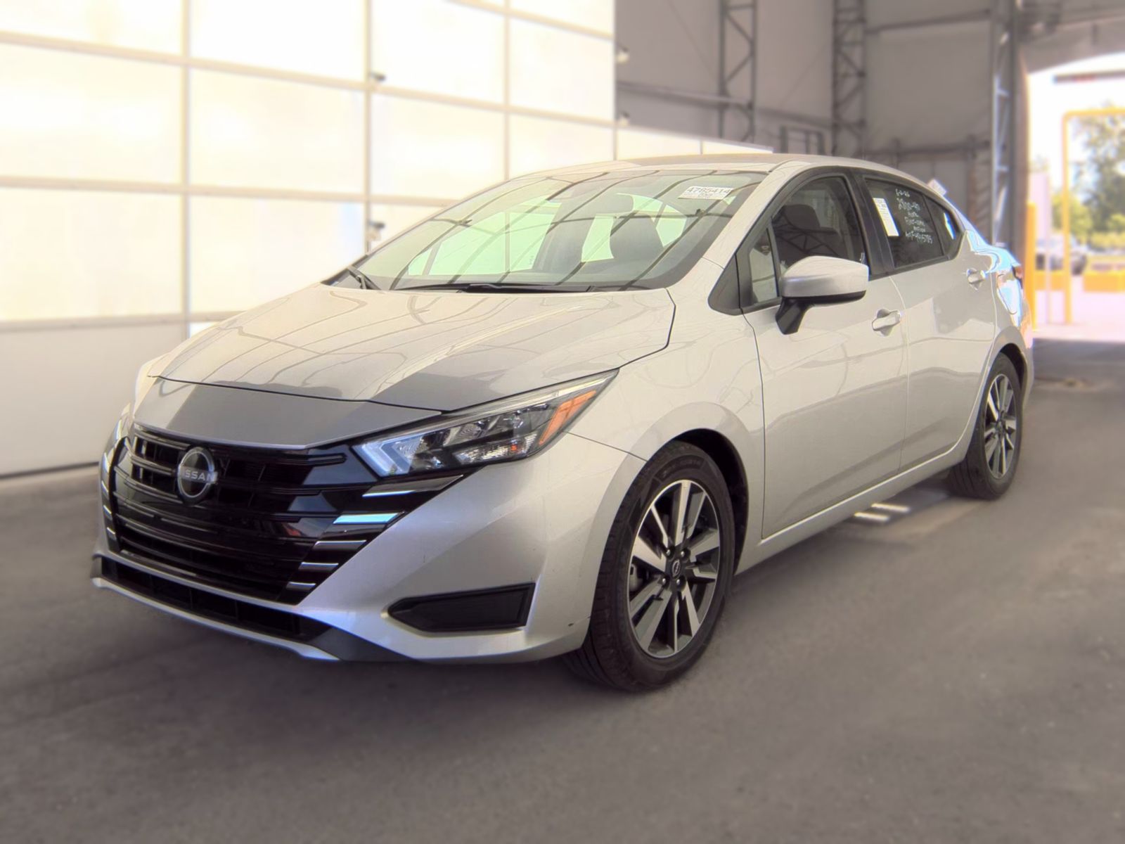 NISSAN VERSA - 1