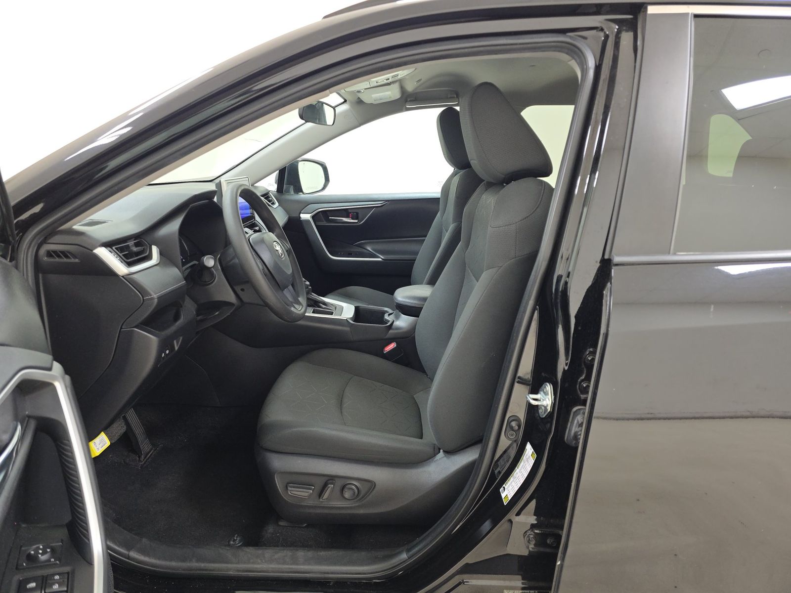2024 Toyota RAV4 XLE FWD