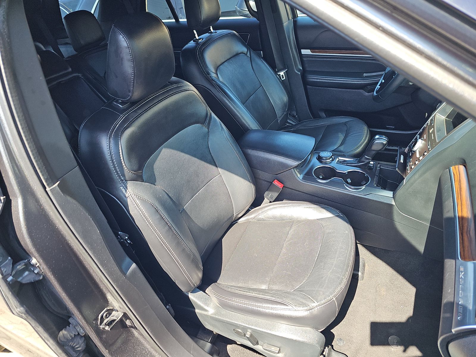 FORD EXPLORER - 9