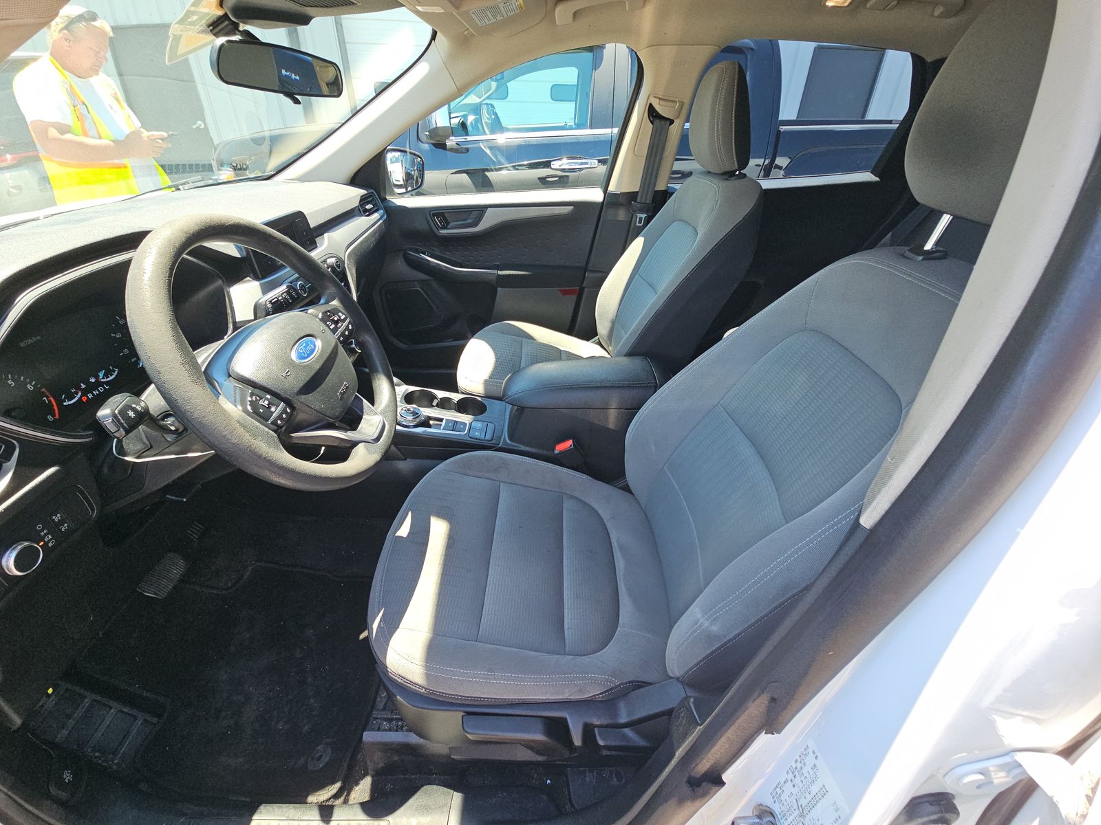 FORD ESCAPE - 8