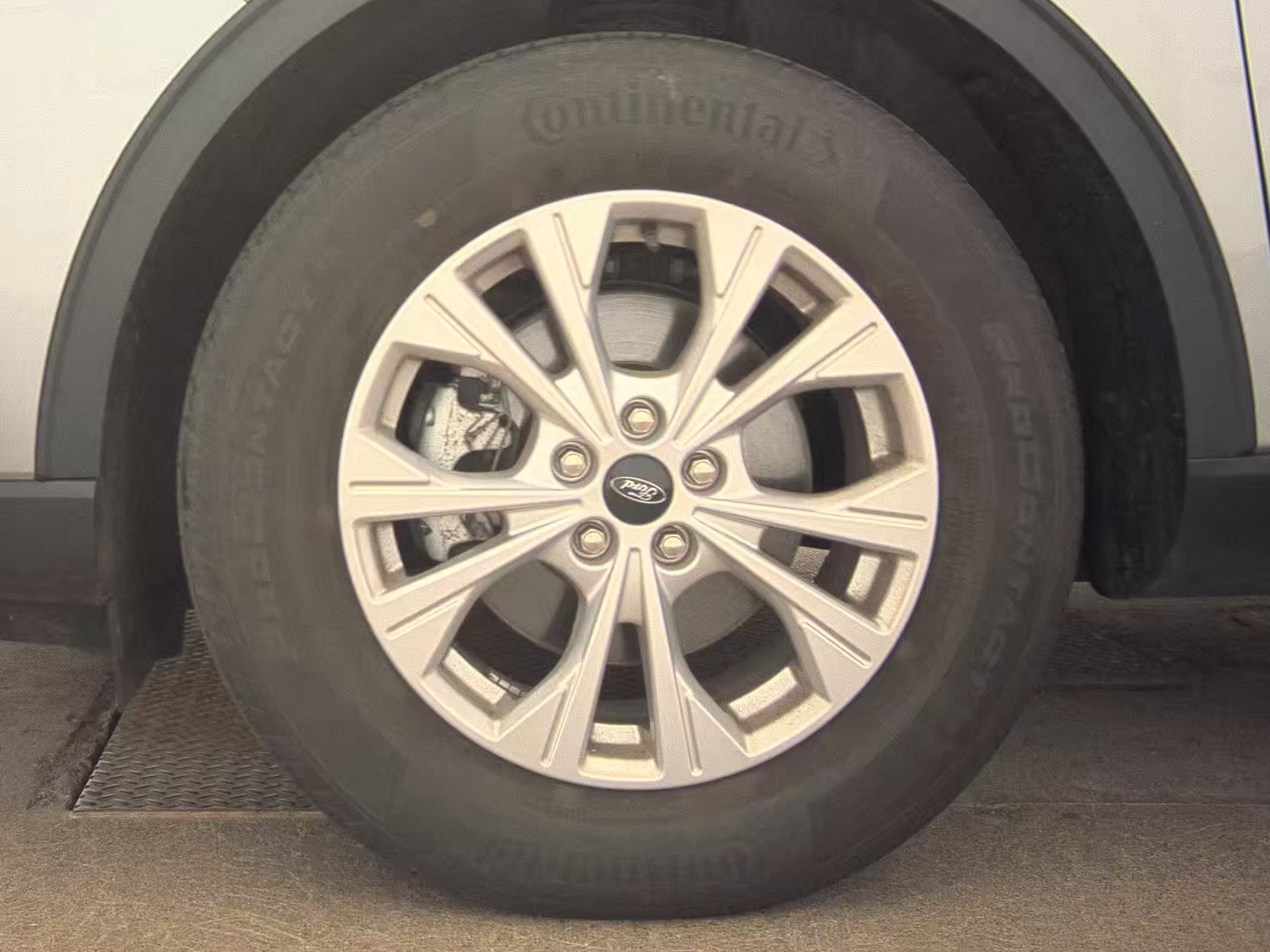 FORD ESCAPE - 10