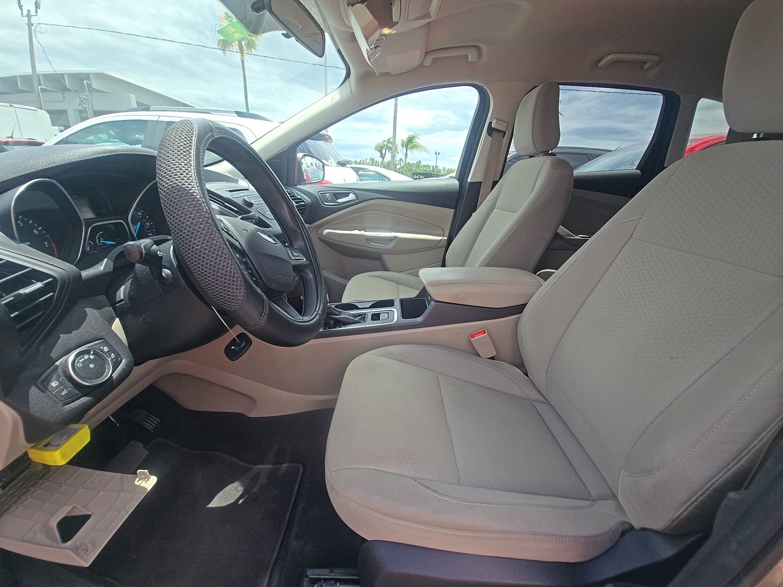 FORD ESCAPE - 8