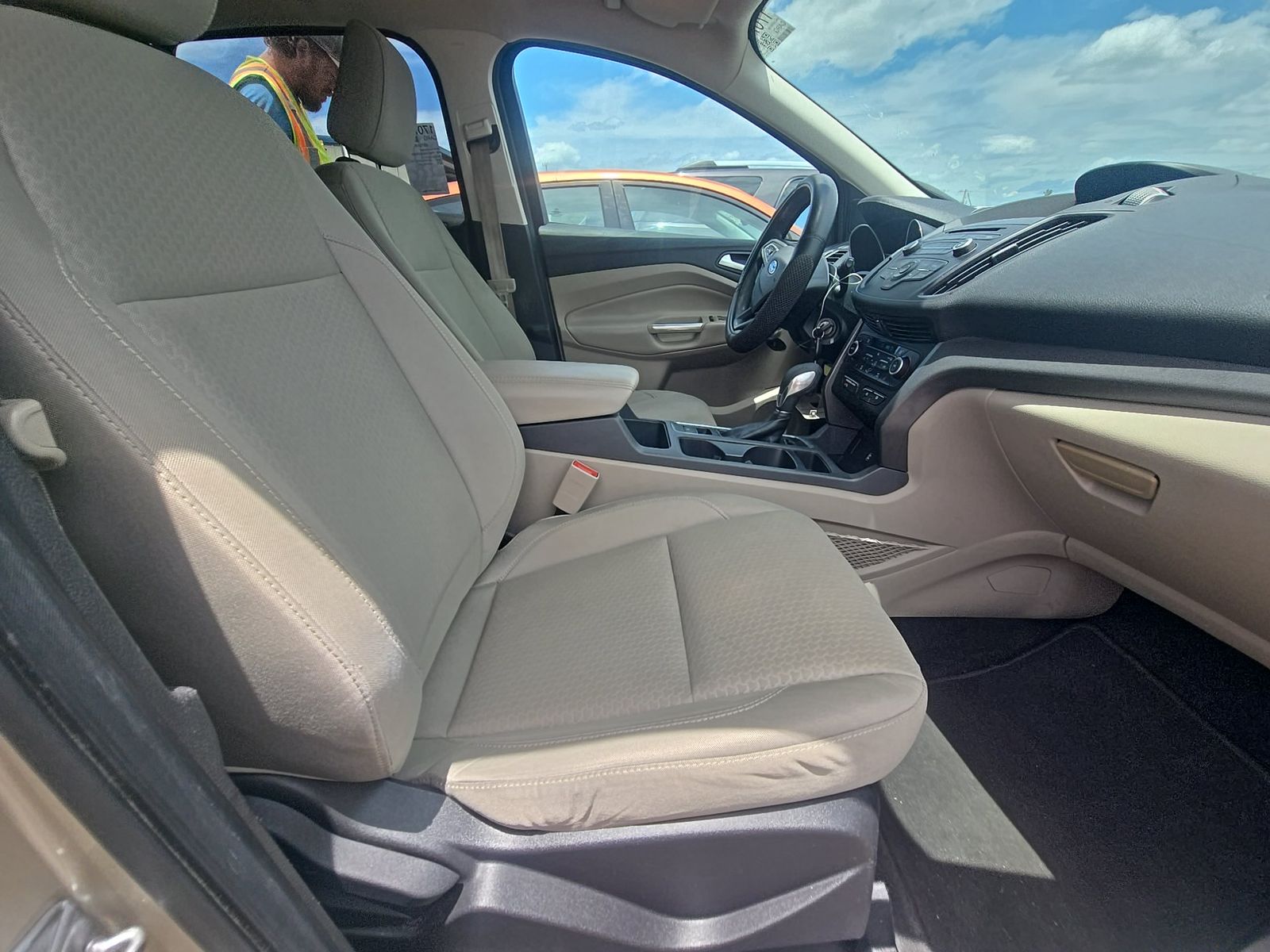 FORD ESCAPE - 9