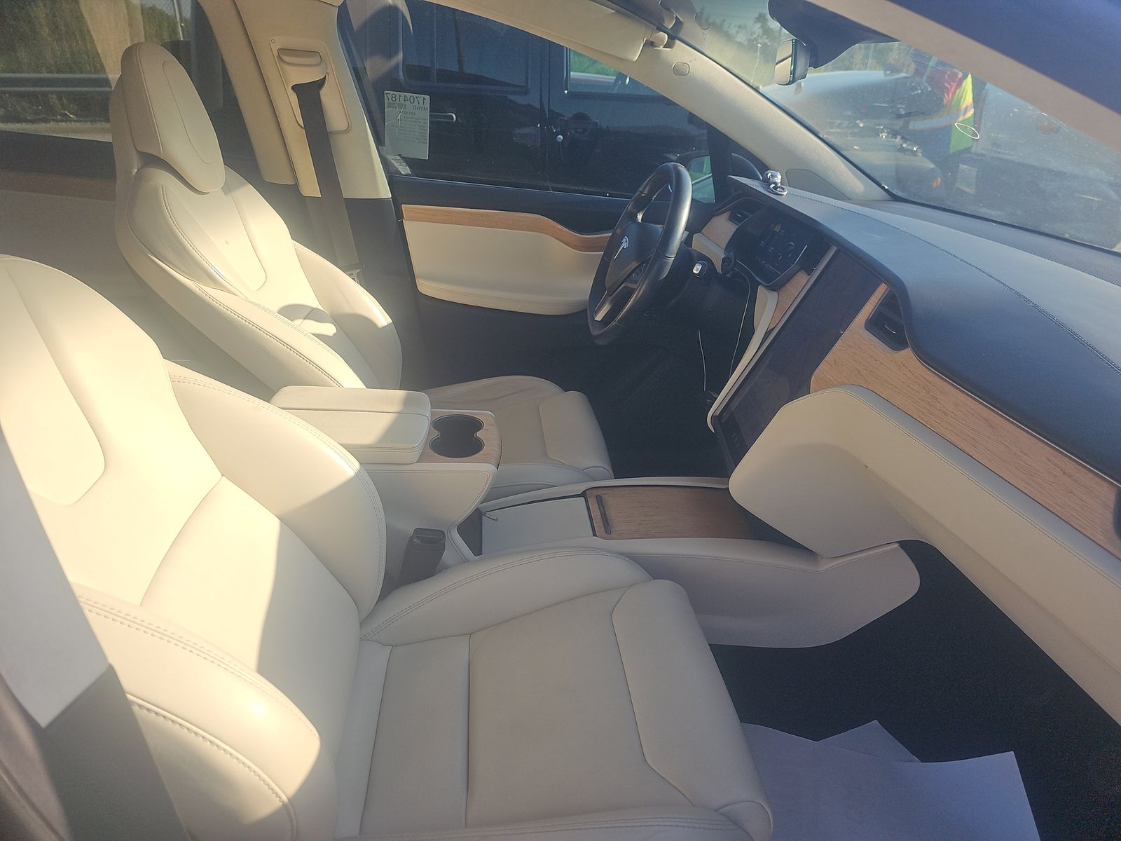 TESLA MODEL X - 9