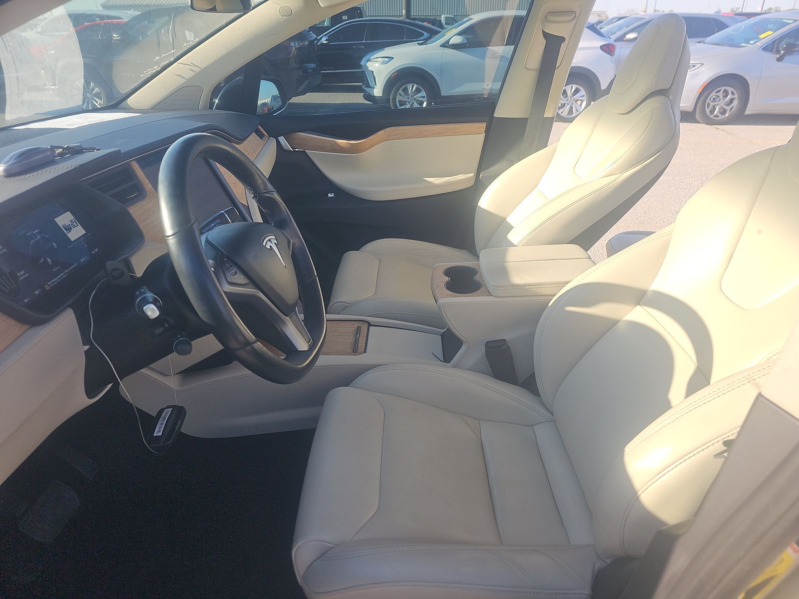 TESLA MODEL X - 8