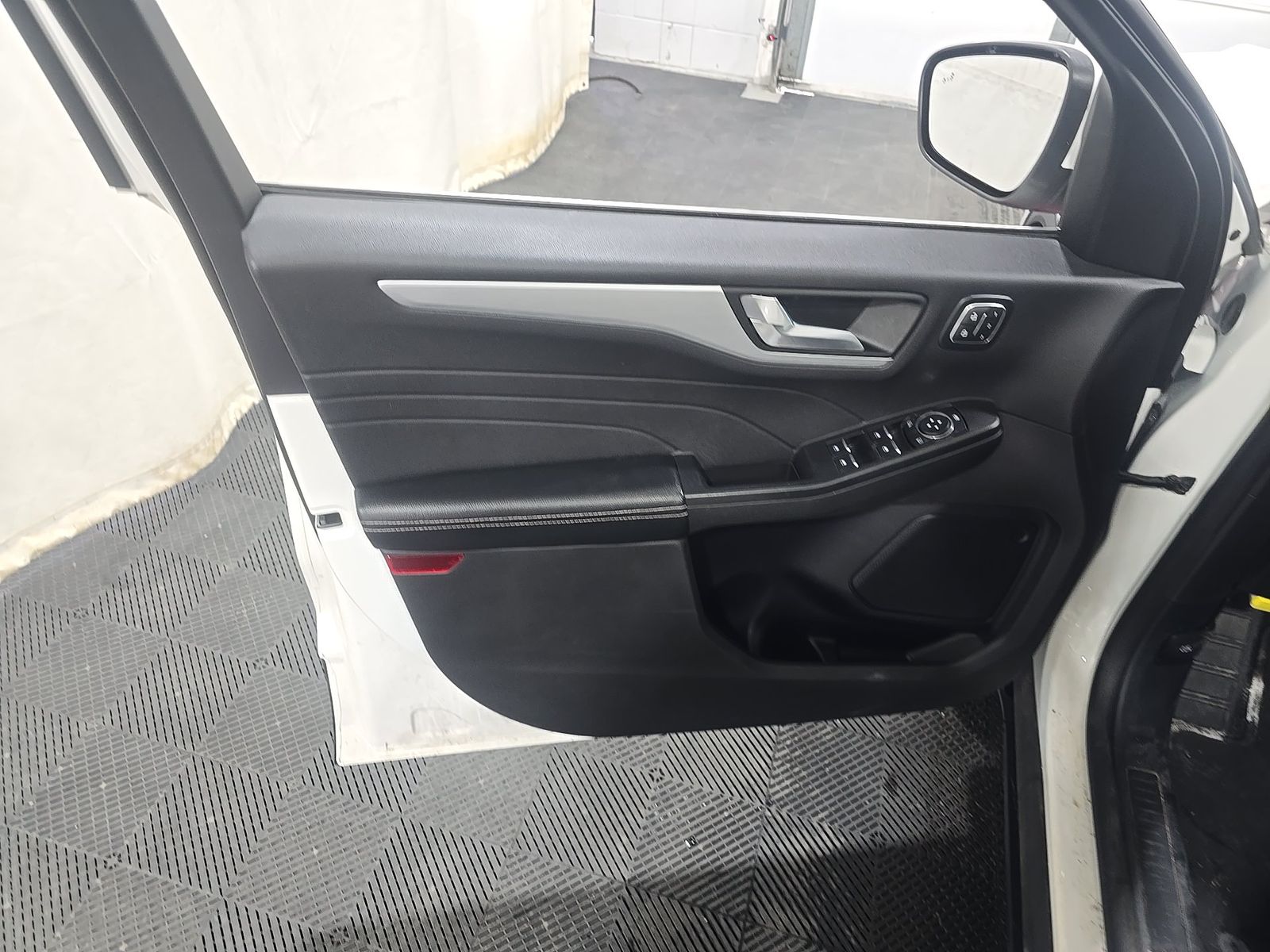 FORD ESCAPE - 10