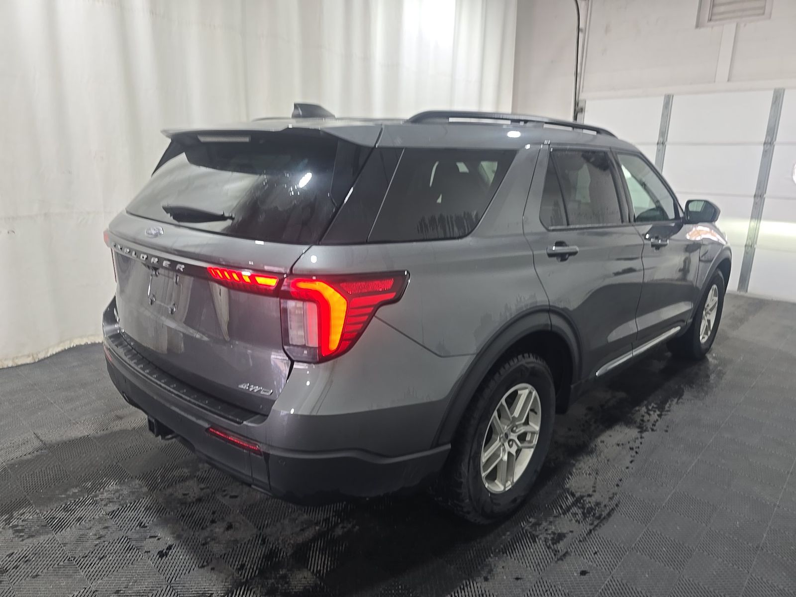 FORD EXPLORER - 5