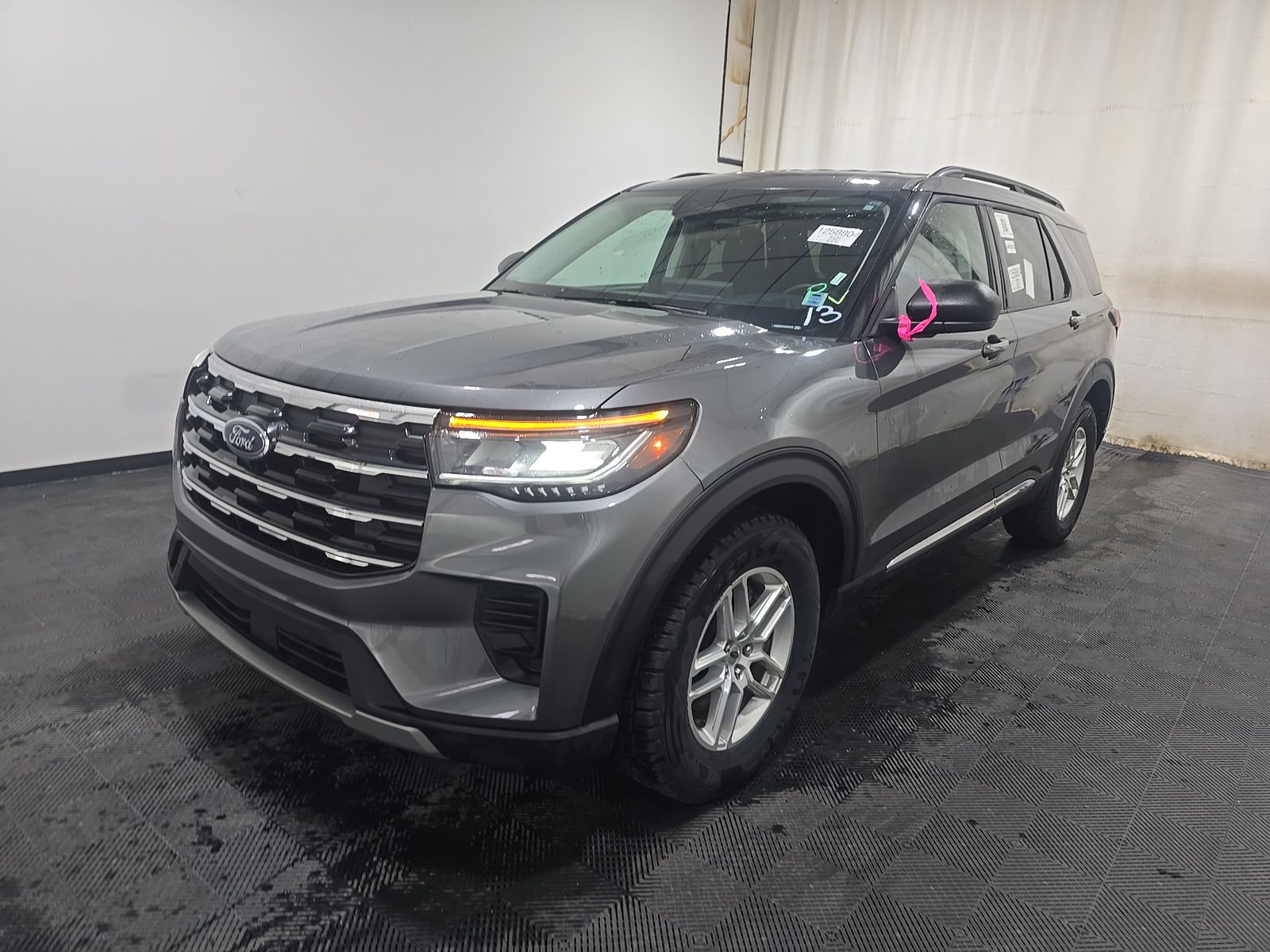 FORD EXPLORER - 1