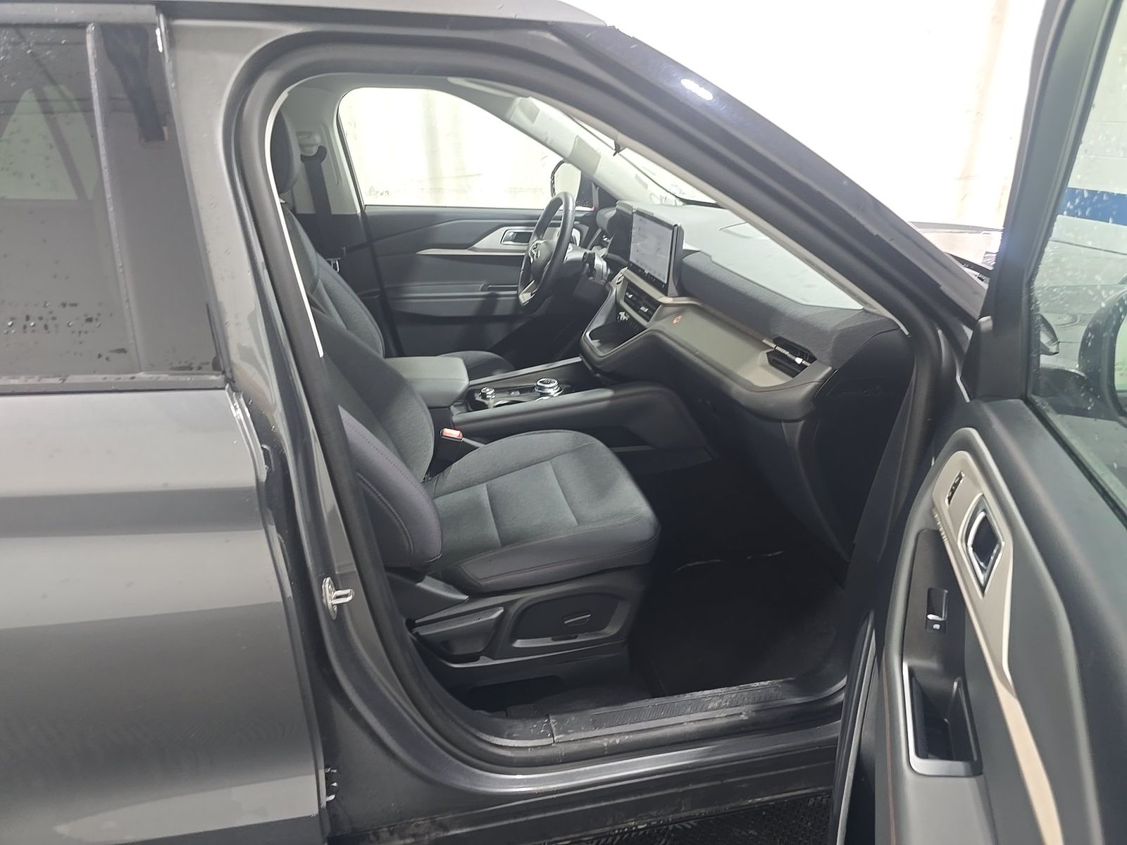 FORD EXPLORER - 9
