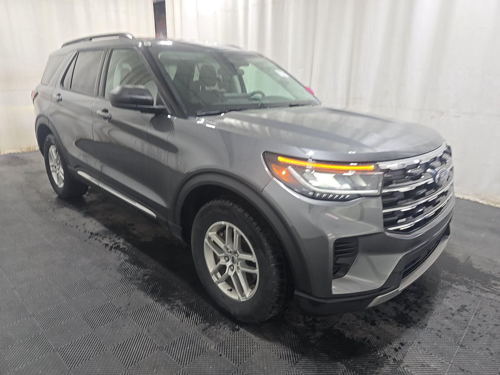FORD EXPLORER - 4