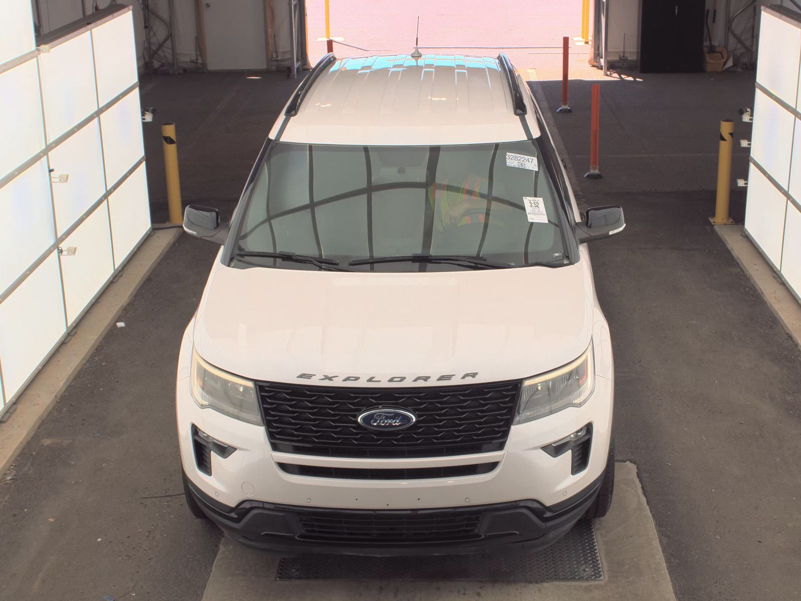 FORD EXPLORER - 3