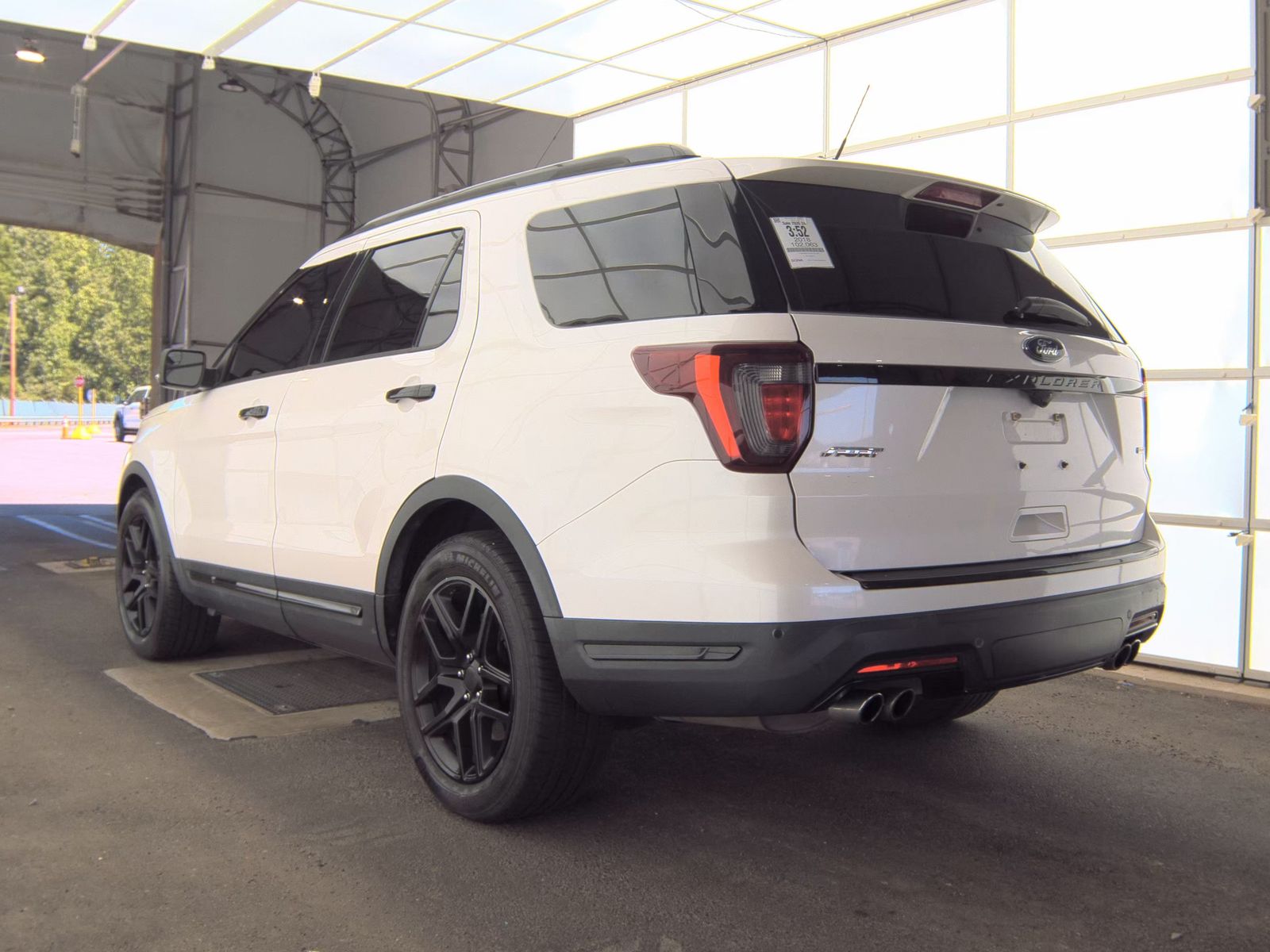 FORD EXPLORER - 9