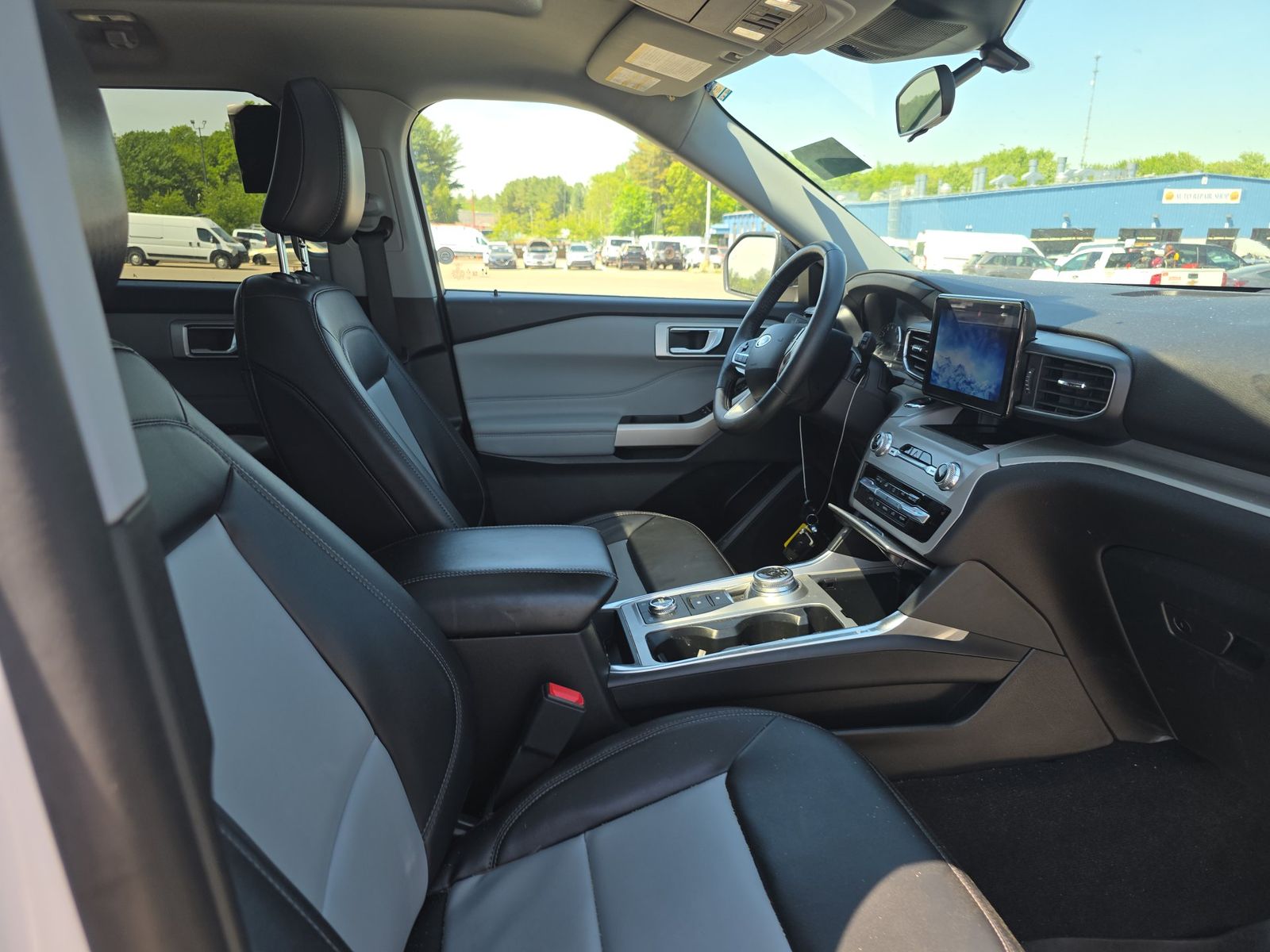 FORD EXPLORER - 9
