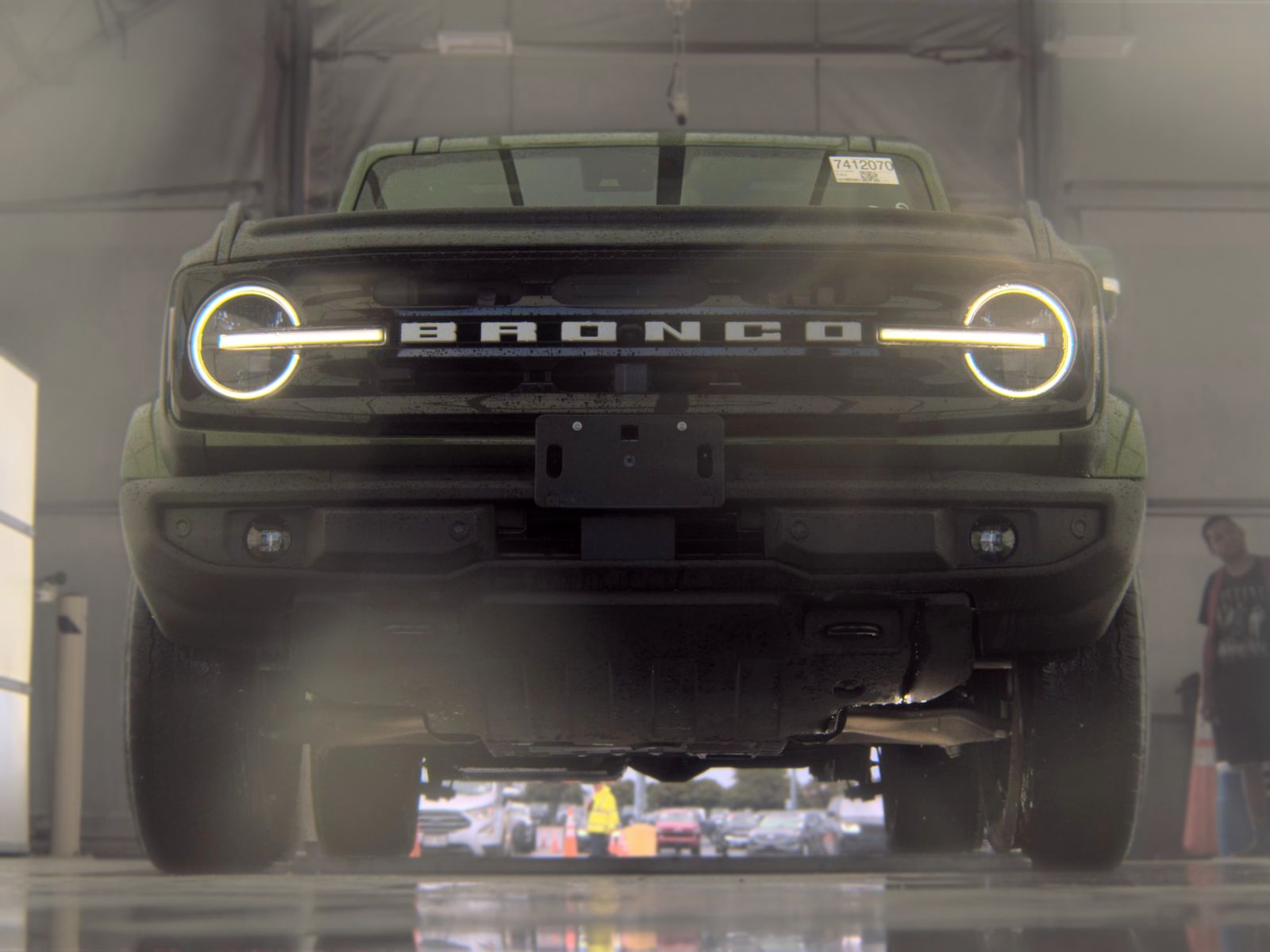FORD BRONCO - 4