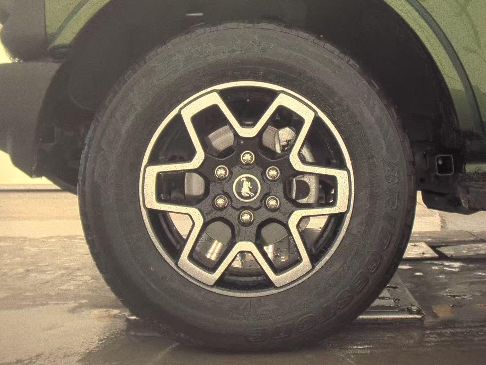 FORD BRONCO - 10