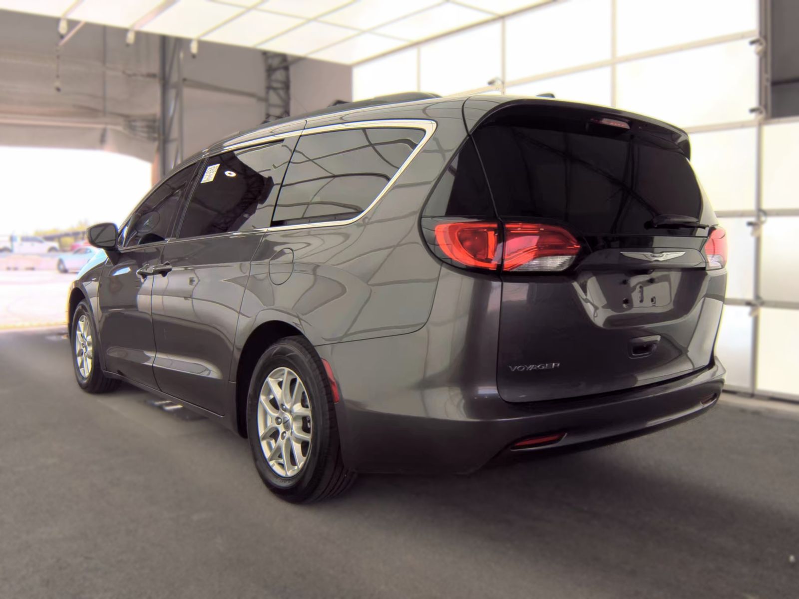 CHRYSLER VOYAGER - 9