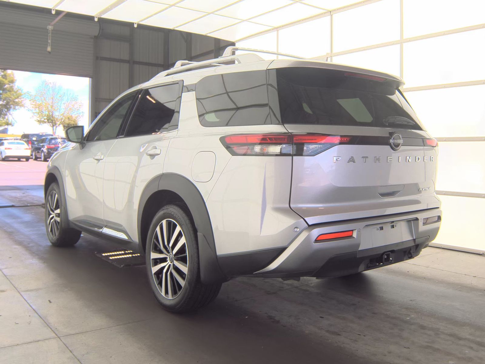 2025 Nissan Pathfinder Platinum FWD