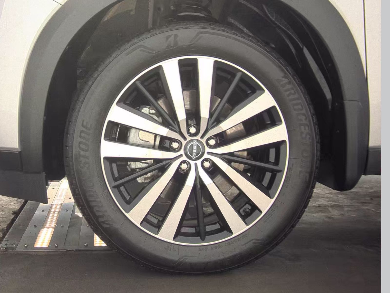 2025 Nissan Pathfinder Platinum FWD