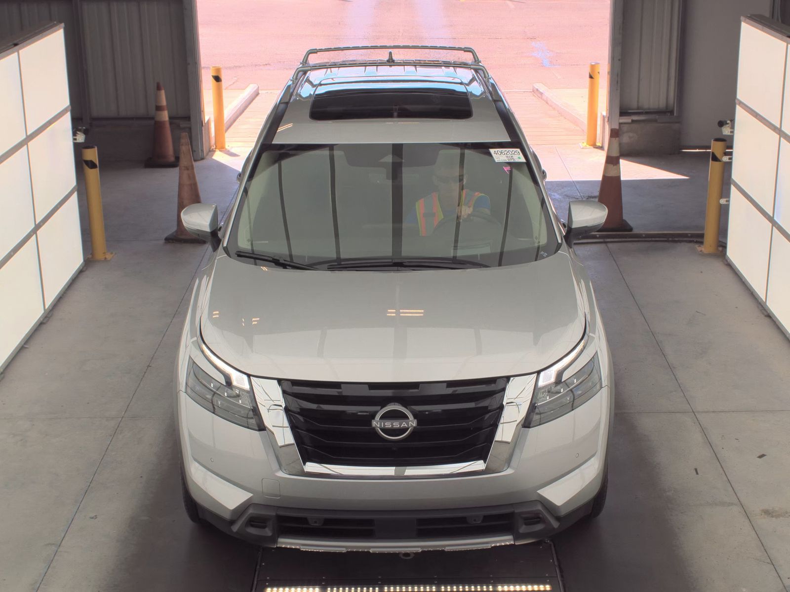 2025 Nissan Pathfinder Platinum FWD