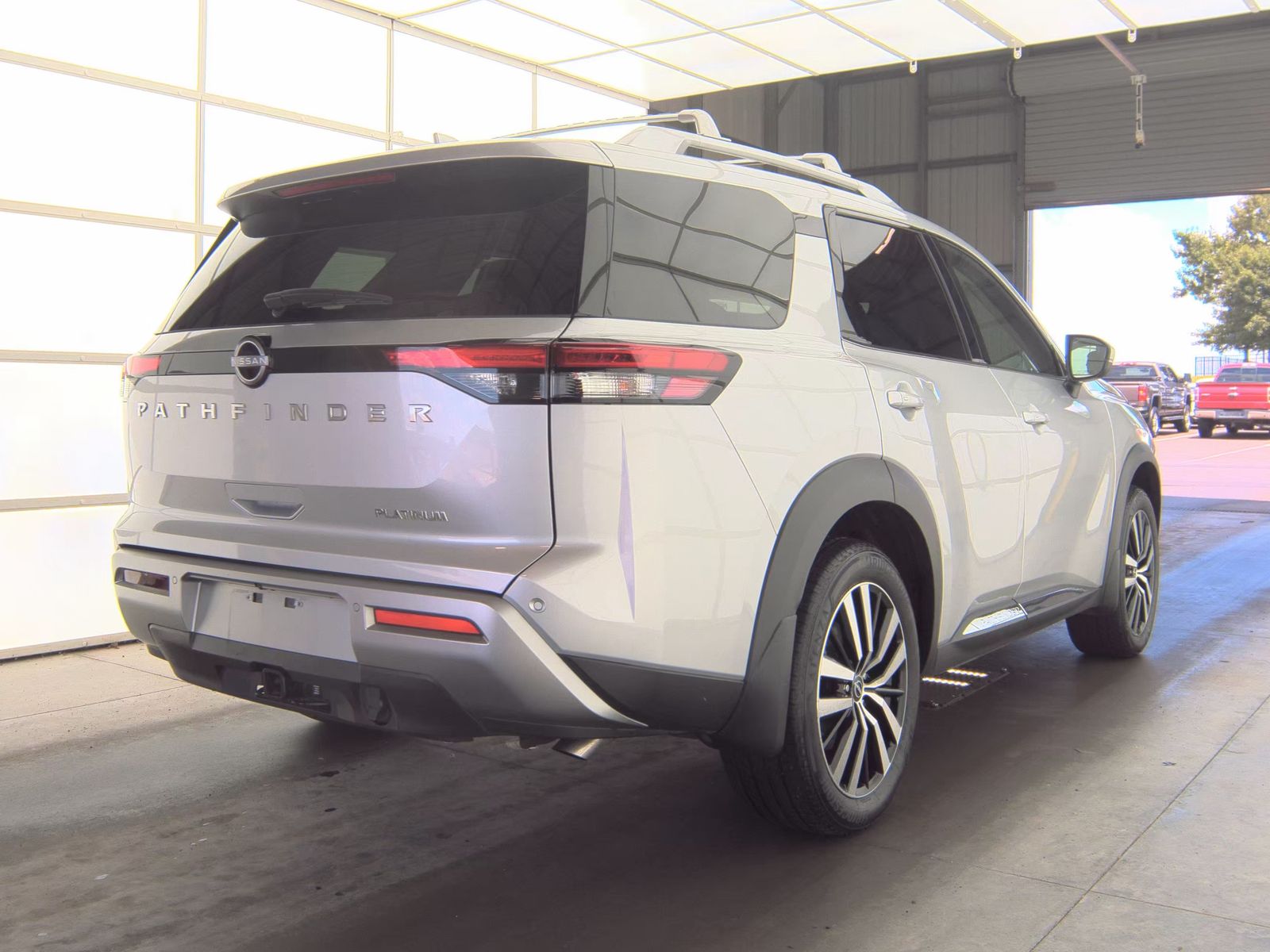 2025 Nissan Pathfinder Platinum FWD