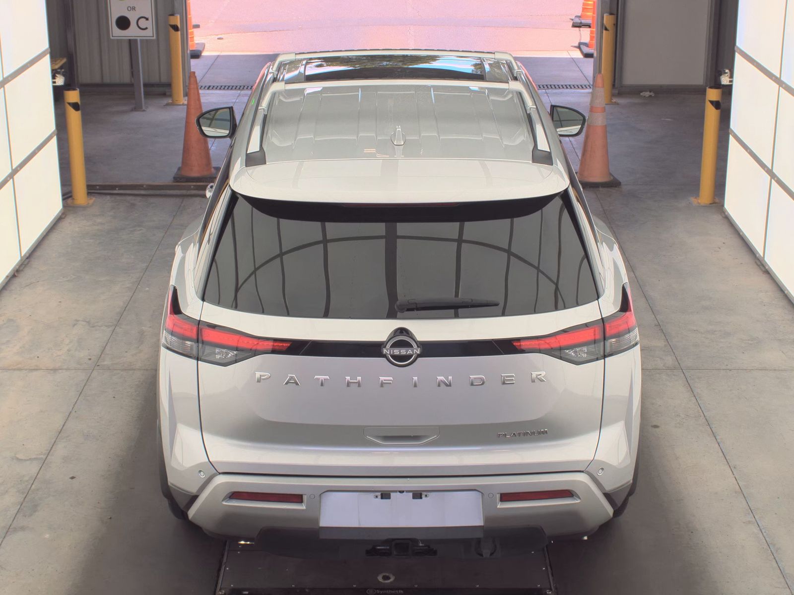 2025 Nissan Pathfinder Platinum FWD