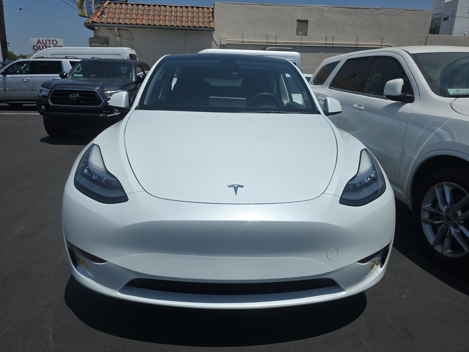 TESLA MODEL Y - 3