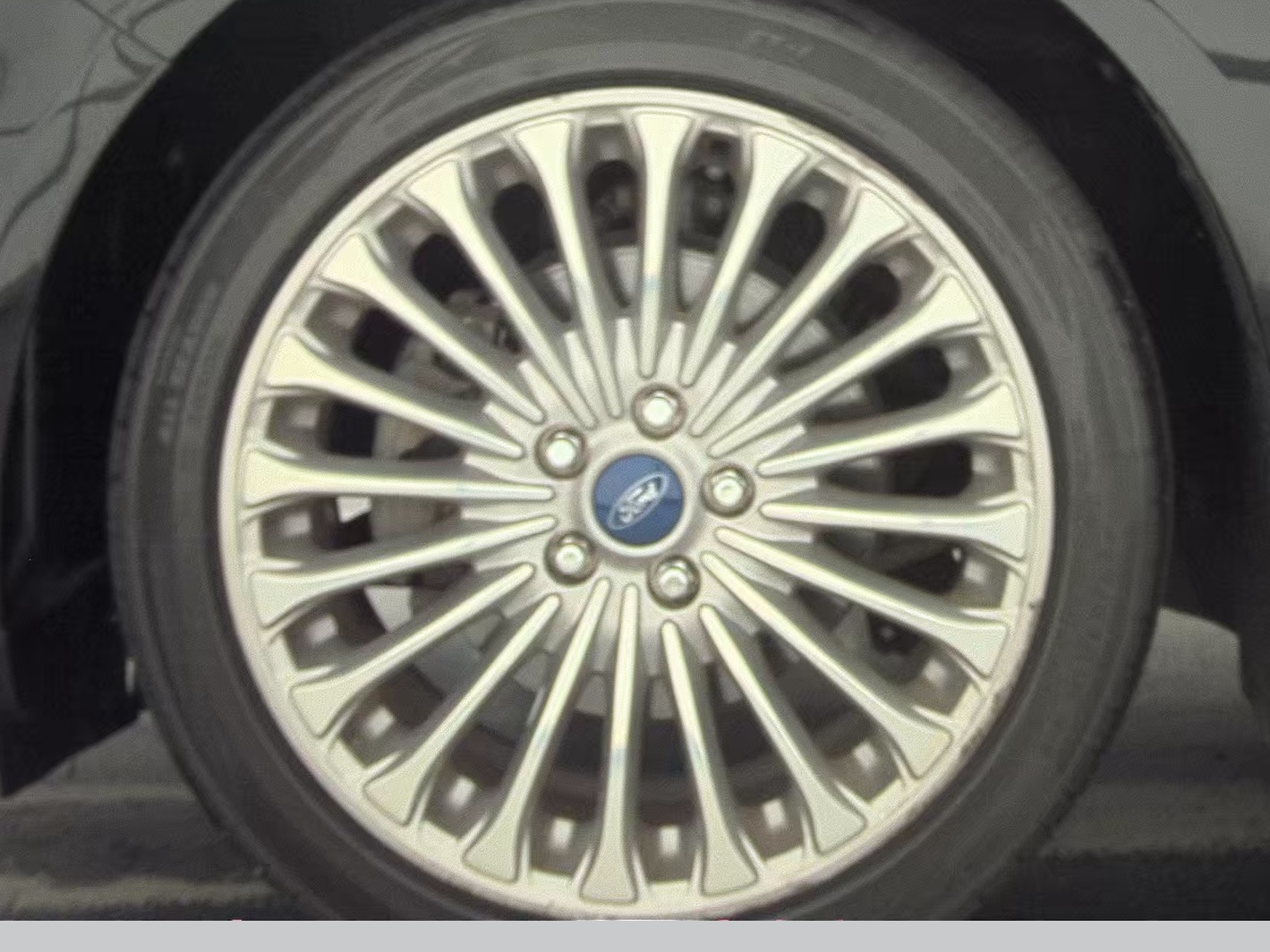 FORD FUSION - 10