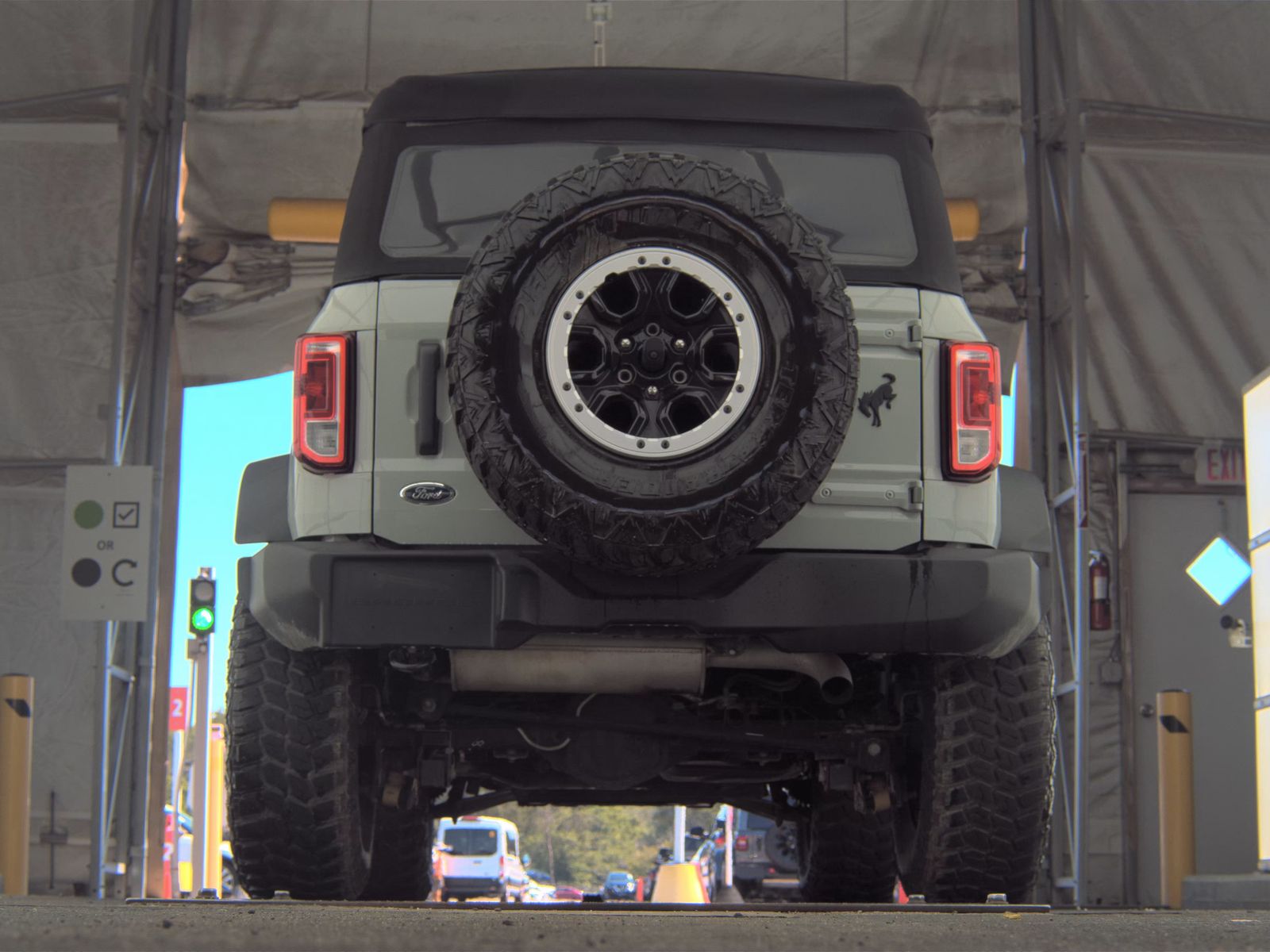 FORD BRONCO - 8