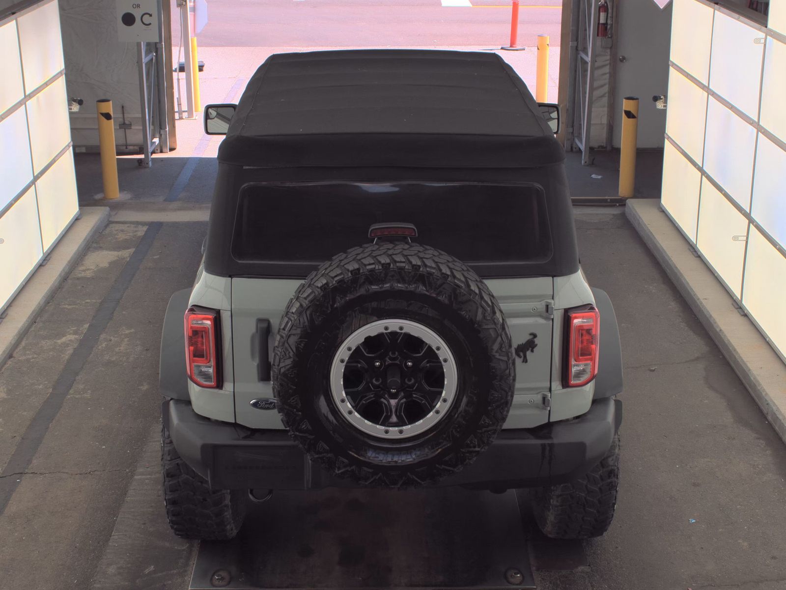 FORD BRONCO - 7